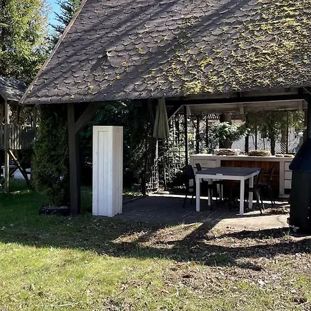 Uroczy Domek Nad Samym Morzem
